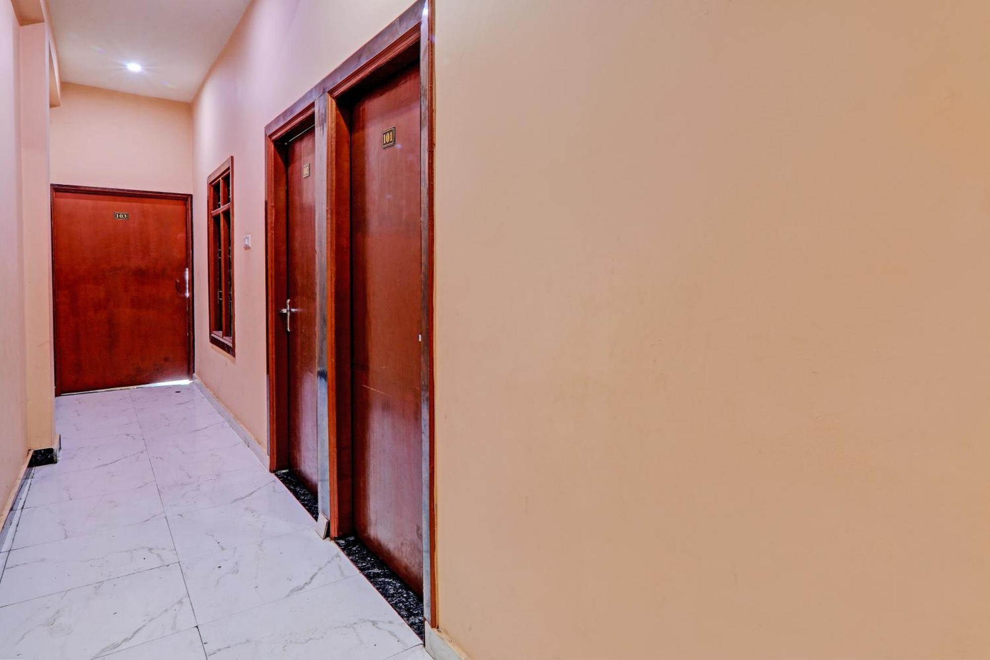 Hotel O Home Singhs Delight Waranasi Zewnętrze zdjęcie